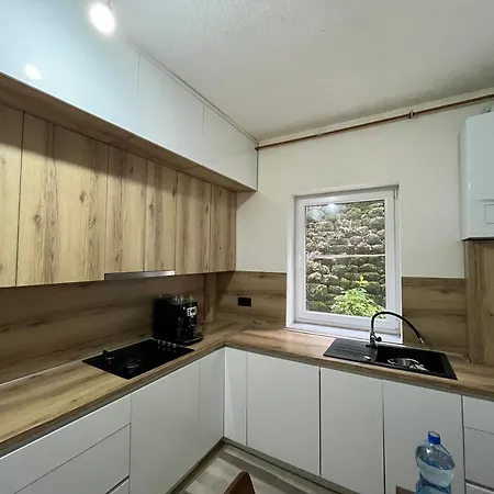 Luxury Central Apartment- Scc Area-Free Private Parking Apartment Sarajevo
