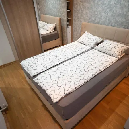 Luxury Apartment- Scc Area-free Private Parking * サラエヴォ